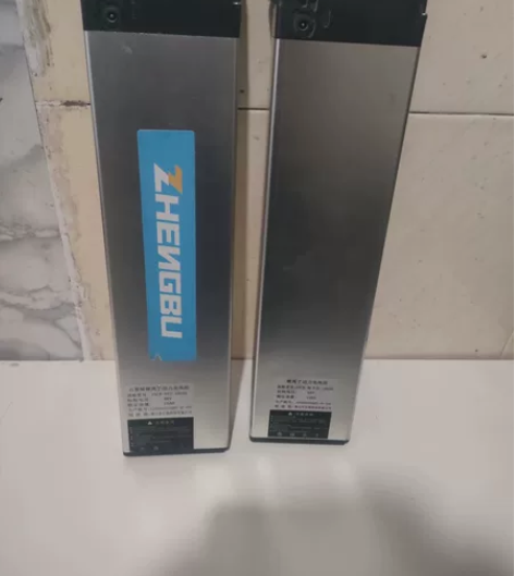 出售两块大电池，正步电动助力自行车，铝合金...