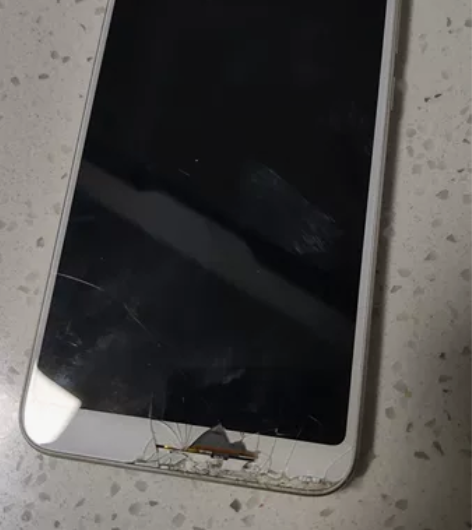 小米6x,有锁,外爆不影响显示触摸。当配件...