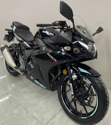 铃木gsx250黑色。低价出售九五新二手摩...