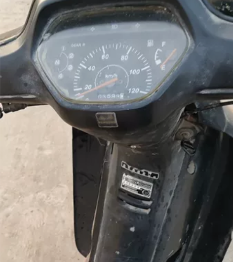 豪爵摩托.没有电瓶，一登就着，有喜欢的朋友...