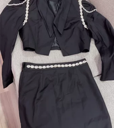 连衣裙女秋冬2021年新款高级西装设计感小...