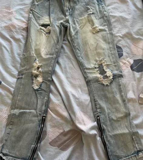 破洞牛仔裤，175，130合适，穿着个位数...