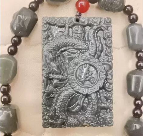 朋友送的,说是花了600多买的,好像是什么...