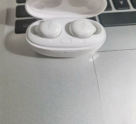 万魔睡眠豆 ComfoBuds Z  ，左...