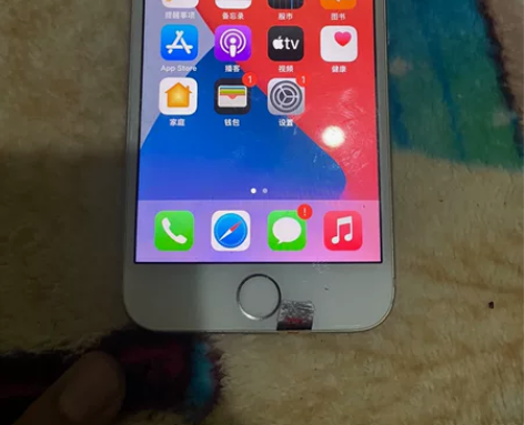 苹果8原装机，99新 感兴趣的话点“我想要...