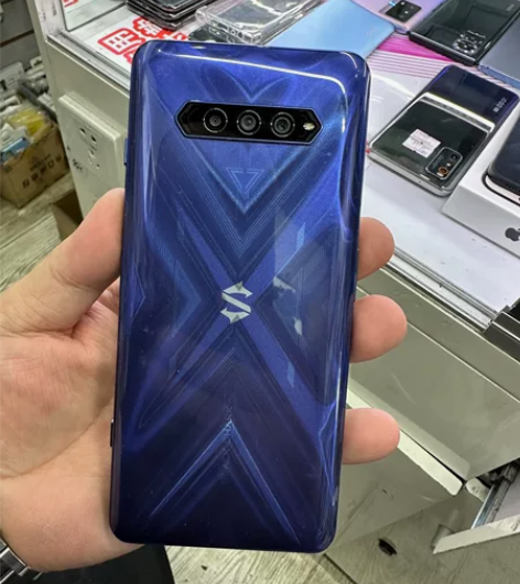 黑鲨4游戏手机，12+128g  120w...