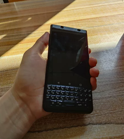 黑莓keyone  支持自提。 情怀手慢无...