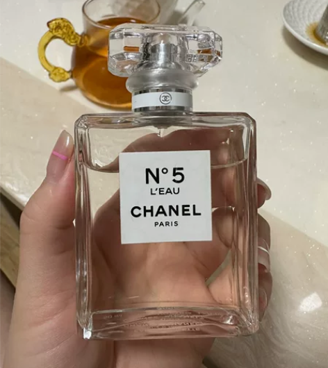 香奈儿5号香水，50ml，闲置 感兴趣的话...