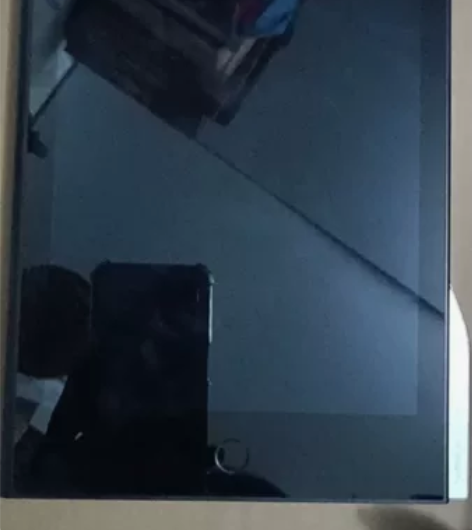 e人e本T12m 二手市场回收来的，没有充...