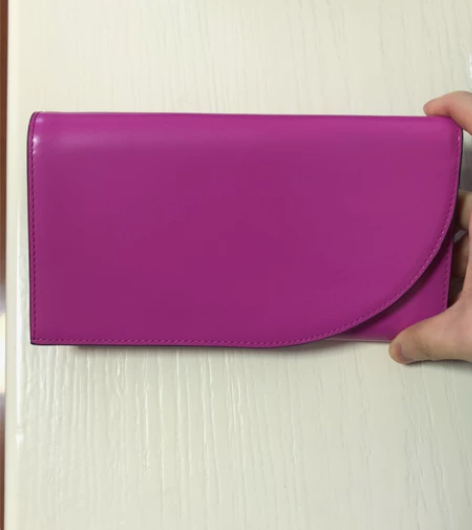 kate spade玫红色女士钱包 微瑕，...