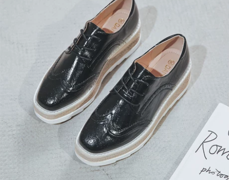 布洛克厚底鞋女2020春新款欧洲站雕花英伦...