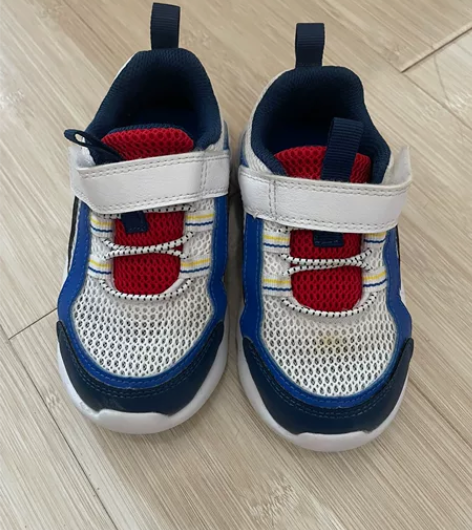 安踏单网运动鞋，内长15.5厘米 感兴趣的...