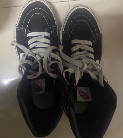 vans黑色高帮，保真，不退货 感兴趣的话...