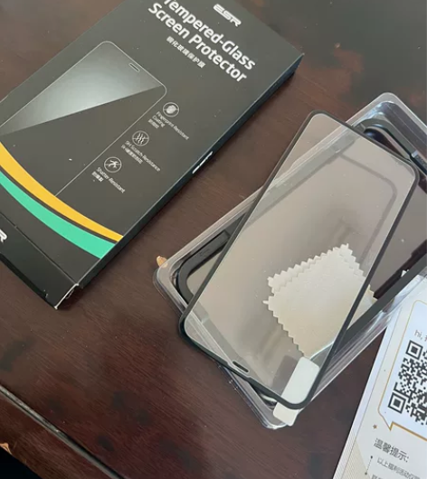 苹果11 ／XR钢化膜，亿色牌，全新，买错...