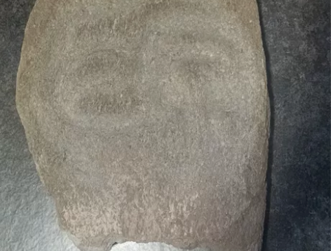 石器时代石人面。品相尺寸如图。 感兴趣的话...