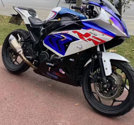 出一个2019年上路的宝雕350 手续齐全...