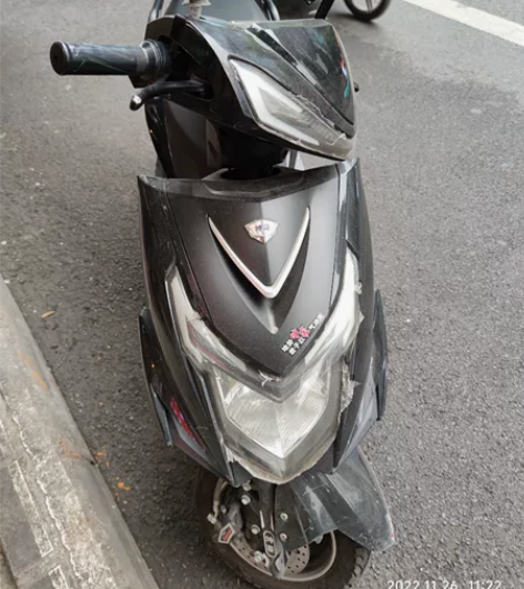 外卖车架子，用的铁塔换电， 感兴趣的话点“...