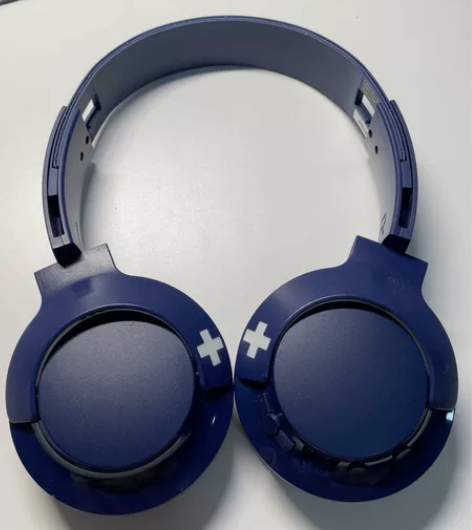 飞利浦耳机，用了没几次，没有充电线可以自己...