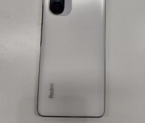 红米k40， 8+128晴雪，去年3月份左...