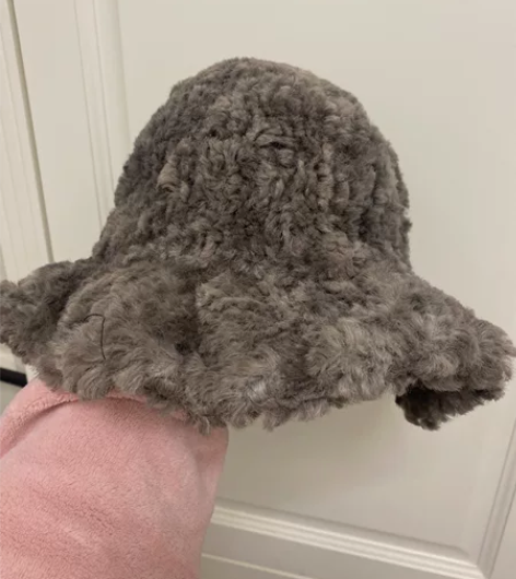 全新毛绒帽，冬季搭配神器！ 感兴趣的话点“...