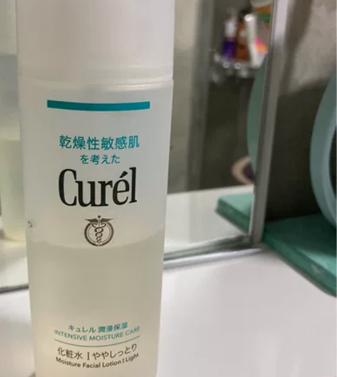 珂润保湿化妆水，屈臣氏购入，余量如图 感兴...