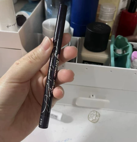 kissme 眼线液笔01黑色 至少八成新...