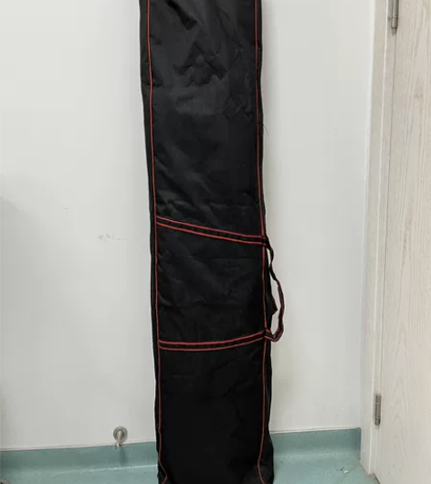 现有古筝一架（牌子不详）7成新，没有维修过...