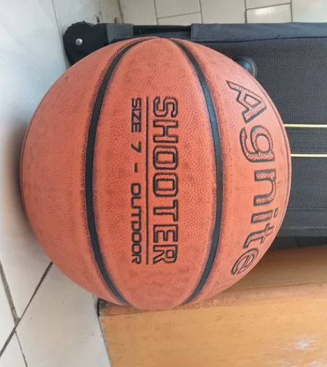 安格耐特篮球，手感还没打开，50一个，包邮...