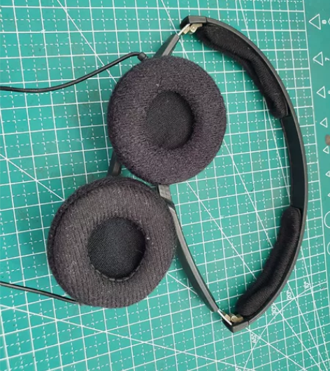 森海塞尔 PX200 线破皮了，粘了一下，...