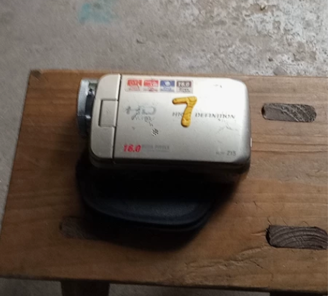 欧达Z15数码摄像机， 功能正常，没电池哦...