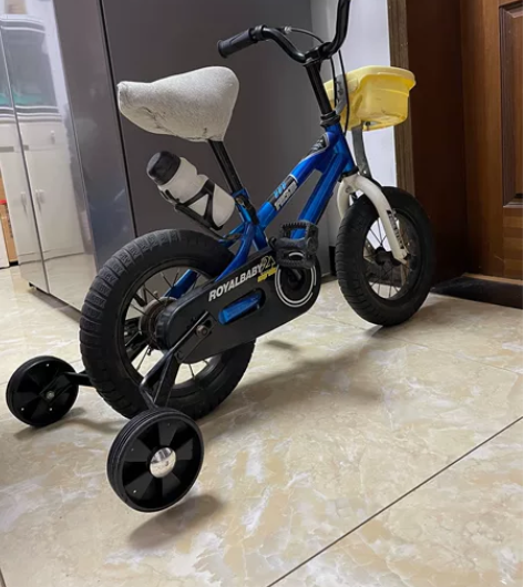 九成新儿童自行车，带辅轮，仅限自提，三号线...