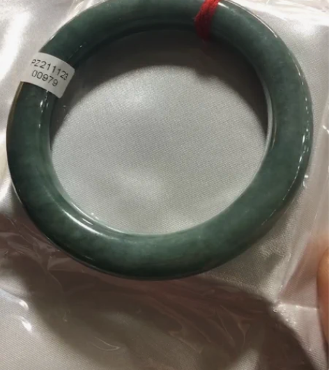 天然翡翠手镯A油青园条～工厂直销批发 感兴...