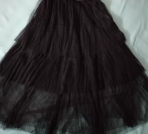 全新黑色吊带蛋糕裙30包邮,不退换不议价!...