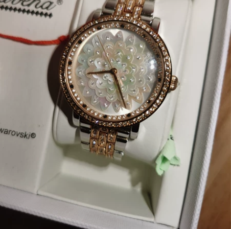 davena蒂玮娜手表，闪钻，由于工作原因...