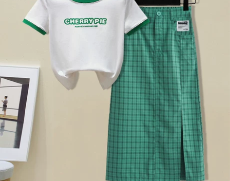 网红同款显瘦女夏季格子开叉半身裙子港风 绿...