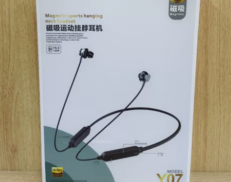 磁吸运动挂脖耳机，全新包邮 感兴趣的话点“...