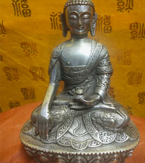 鎏银佛祖品相一流，高约15厘米，重543克...