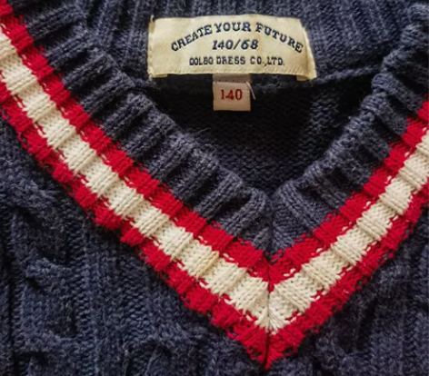 针织背心,深蓝色,尺码140 感兴趣的话点...