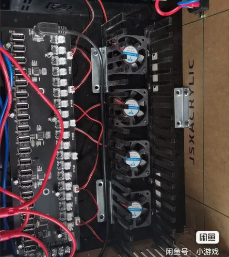 三星n10＋主板机，有一个机箱＋一个12＋...