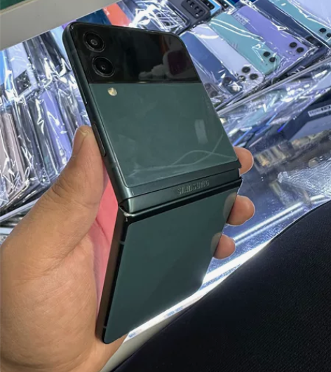 三星ZFlip3 8+256 纯原装 感兴...