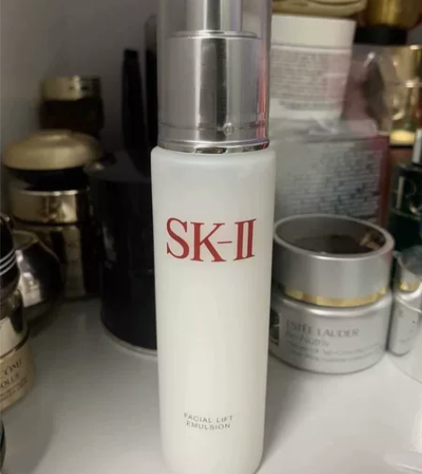 sk2骨胶原乳液100g 还有90g，保真...