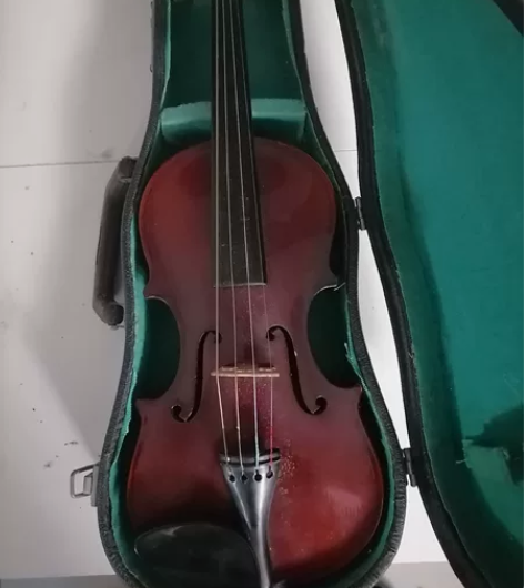 铺面搬迁处理老金雀牌1/4小提琴一把，完好...