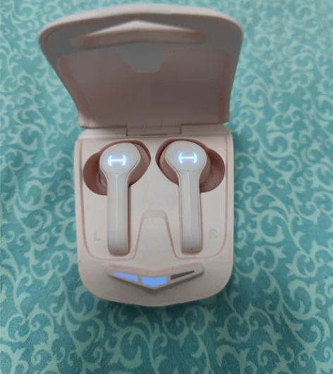 漫步者GM4粉色，买来打游戏的，现在游戏卸...