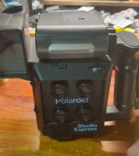 宝丽来四眼相机 不确定功能正常，没有撕拉片...