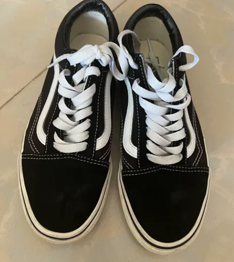 vans黑色经典款帆布鞋线下实体店购入 尺...