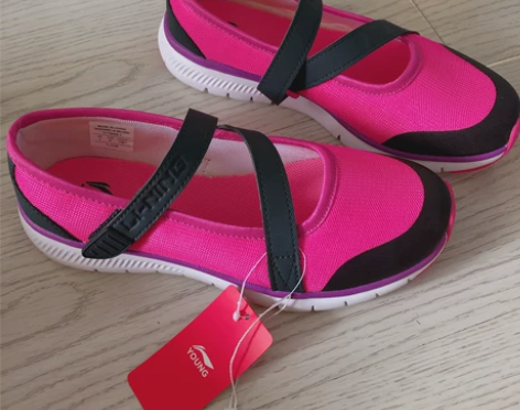 全新李宁女士休闲鞋散步鞋健步鞋37码 全新...