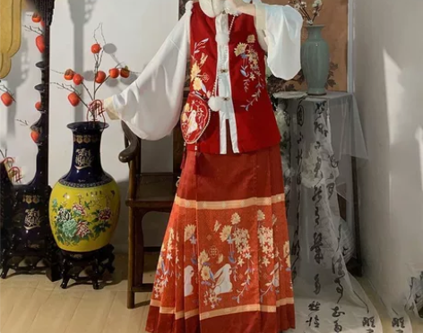 妃亦坊原创汉服 L码 仅穿过一次 里衣粘了...