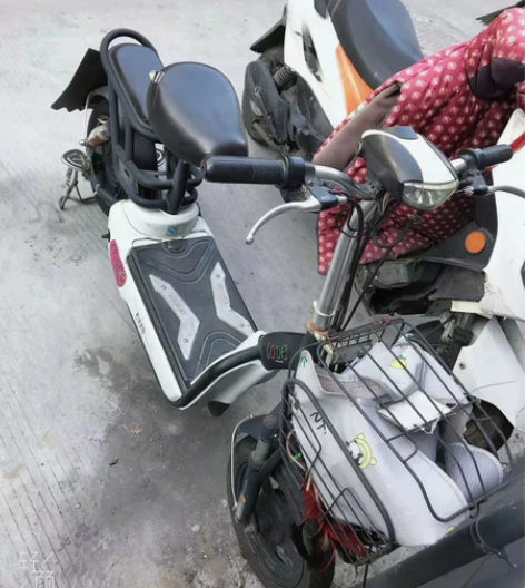 台铃女士电动8成新自行车，990出，需要的...