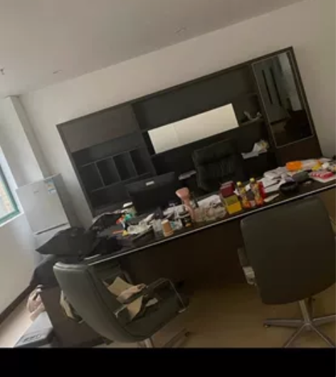 靠墙的一排柜子，四米宽，800自提。乔司三...