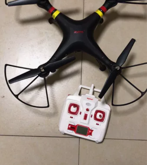 SYMA司马四轴飞行器，带高清摄像头，有遥...